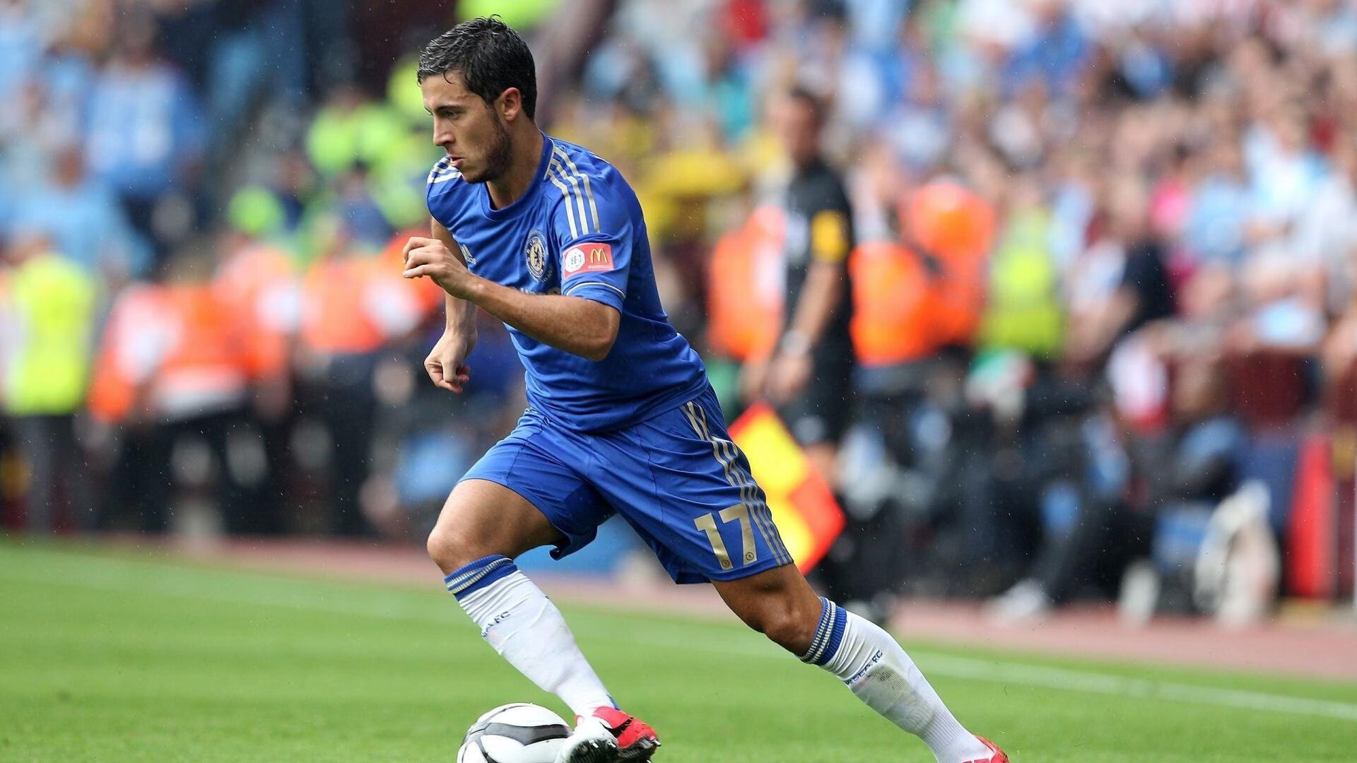 当紫金褪色，他撕碎时间与质疑—38岁詹姆斯在熊掌下重铸王权