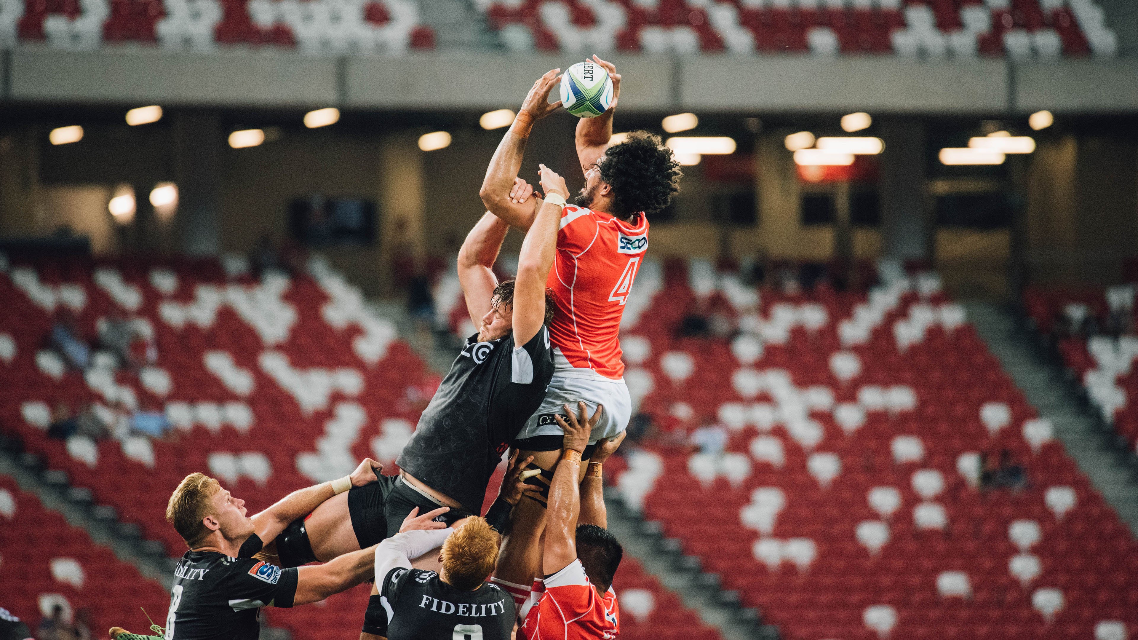 F1街道赛焦点战,波兰逆转巴萨,一场跨越维度的体育狂想